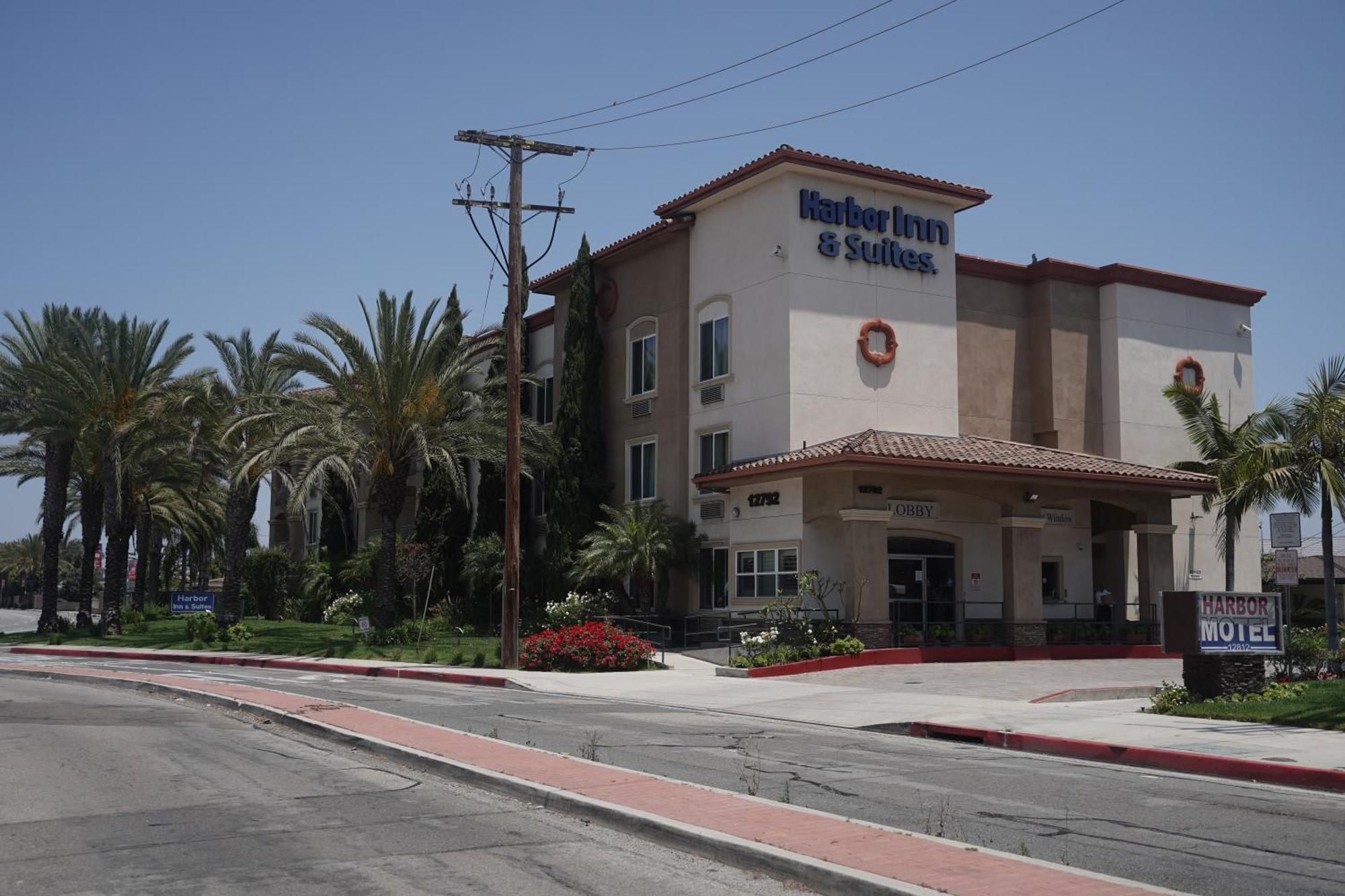 Harbor Inn & Suites Anaheim Exterior photo