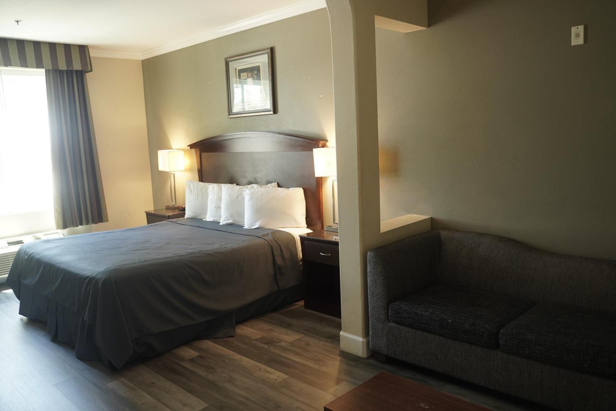 Harbor Inn & Suites Anaheim Exterior photo