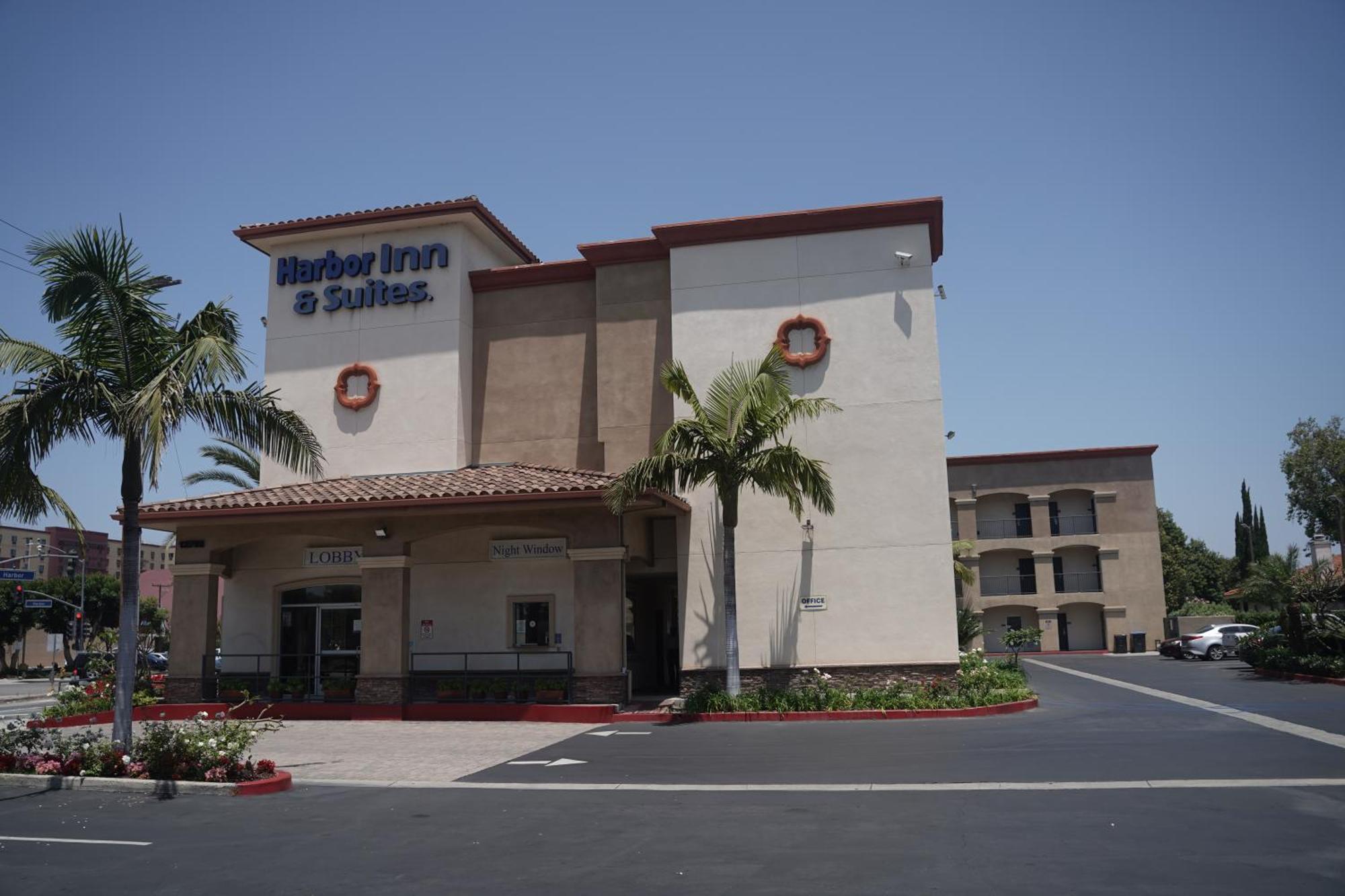 Harbor Inn & Suites Anaheim Exterior photo